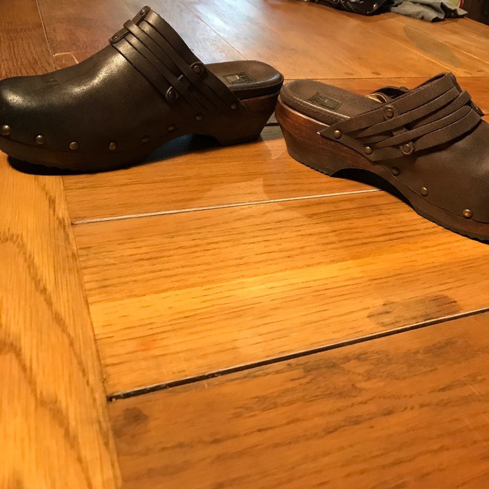 Frye Clogs - Picture 7 of 7